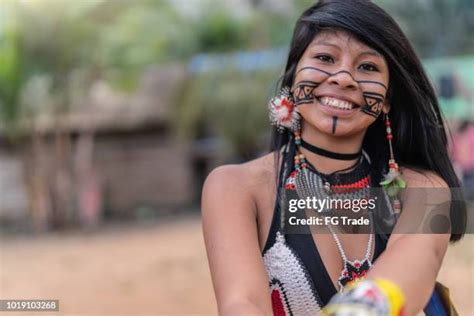  De Oorlog Van Tupi-Guarani: Een Ontmoeting van Culturen en Het Ontstaan van Nieuwe Alliantiën in 11e Eeuws Brazilië